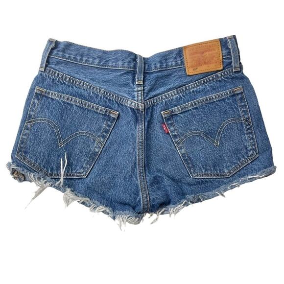 Levi’s 501 cutoff denim shorts jean high rise distressed women’s size 26/ 2 - Picture 4 of 11